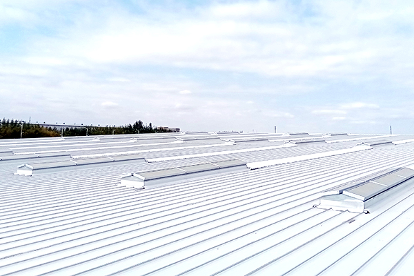 安達順通物流園—新疆三角型排煙天窗